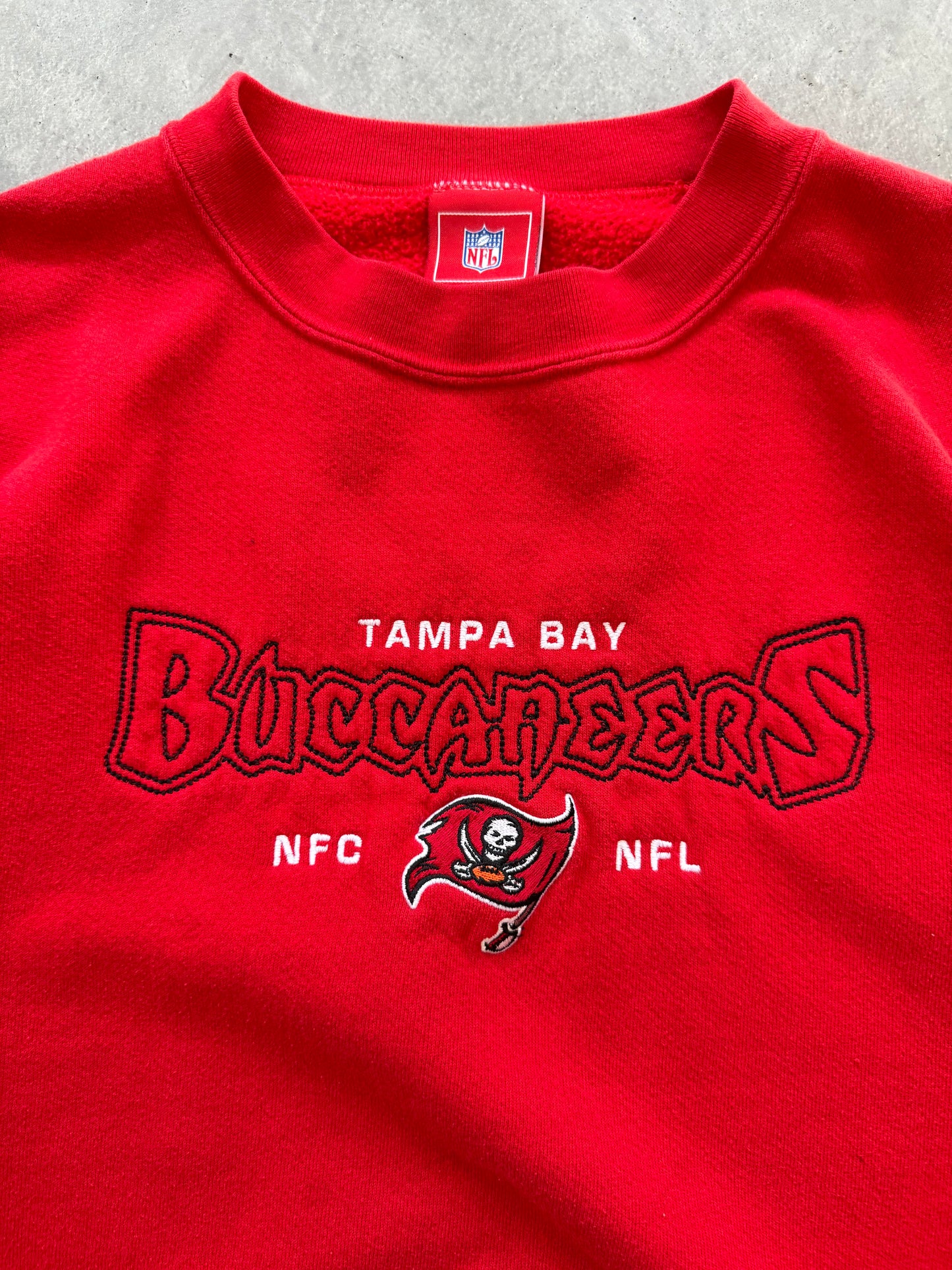 Vintage Tampa Bay Buccaneers Sweatshirt - L