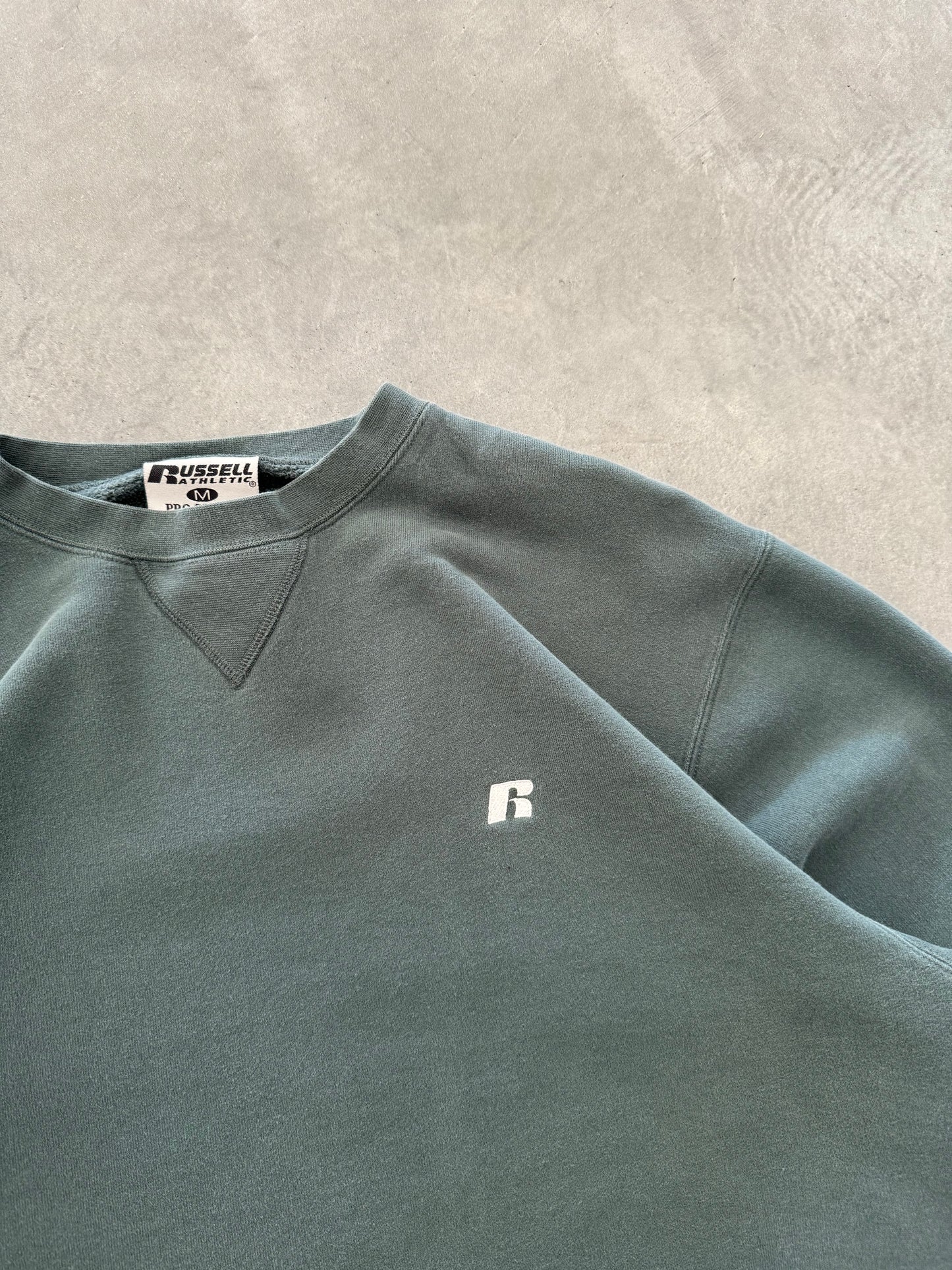 Vintage 00s Russell Sweatshirt - M