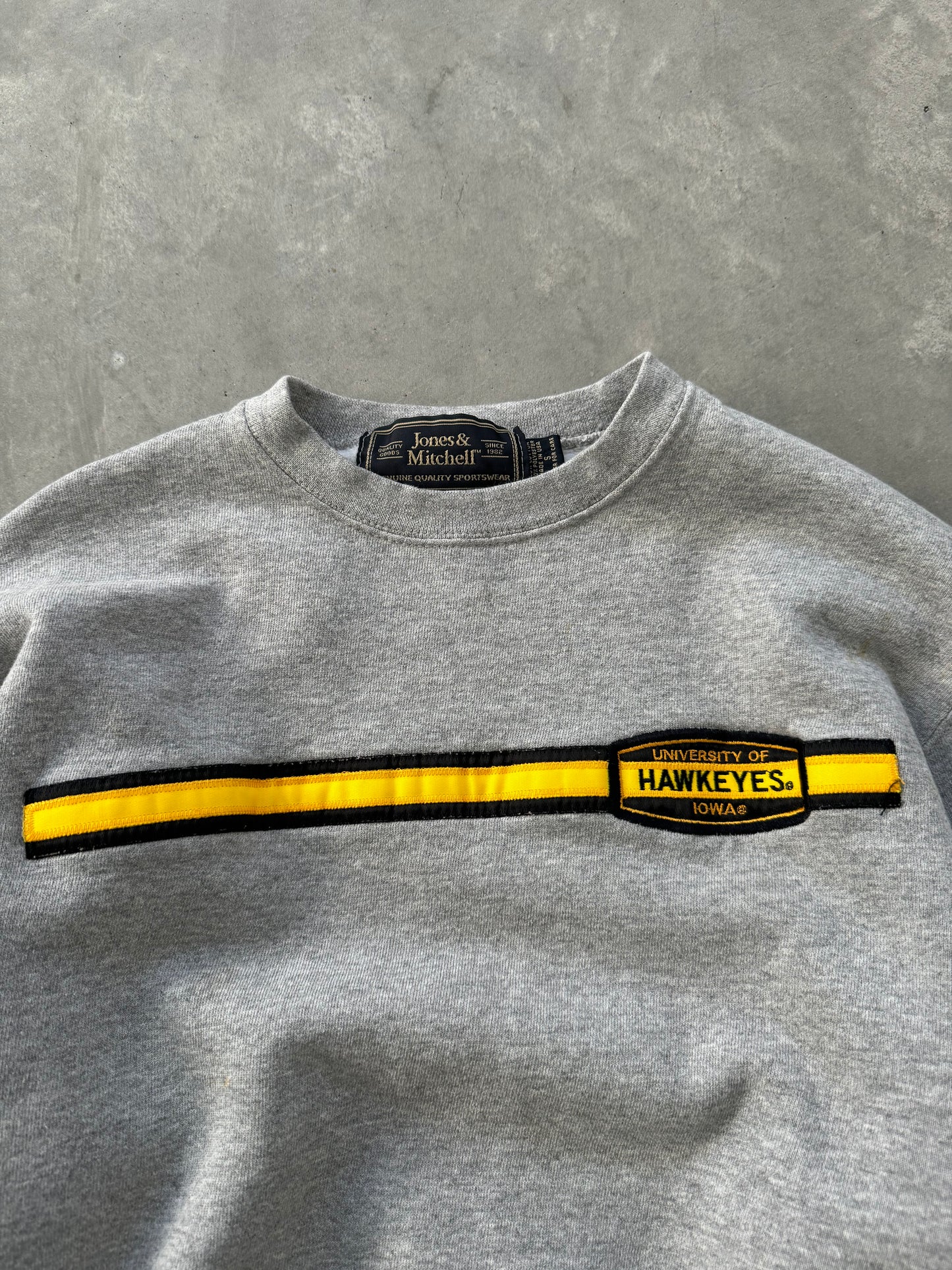 Vintage Hawkeyes Sweatshirt - XS