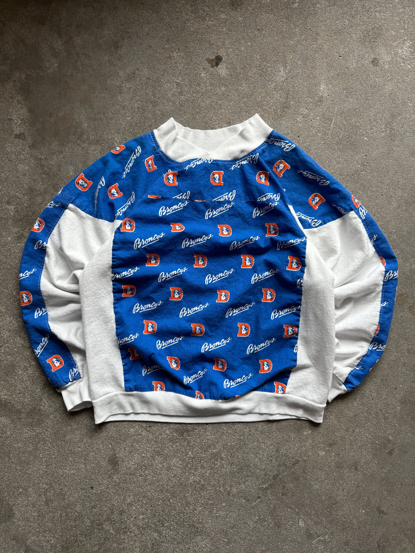 Vintage Denver Broncos Sweatshirt - M