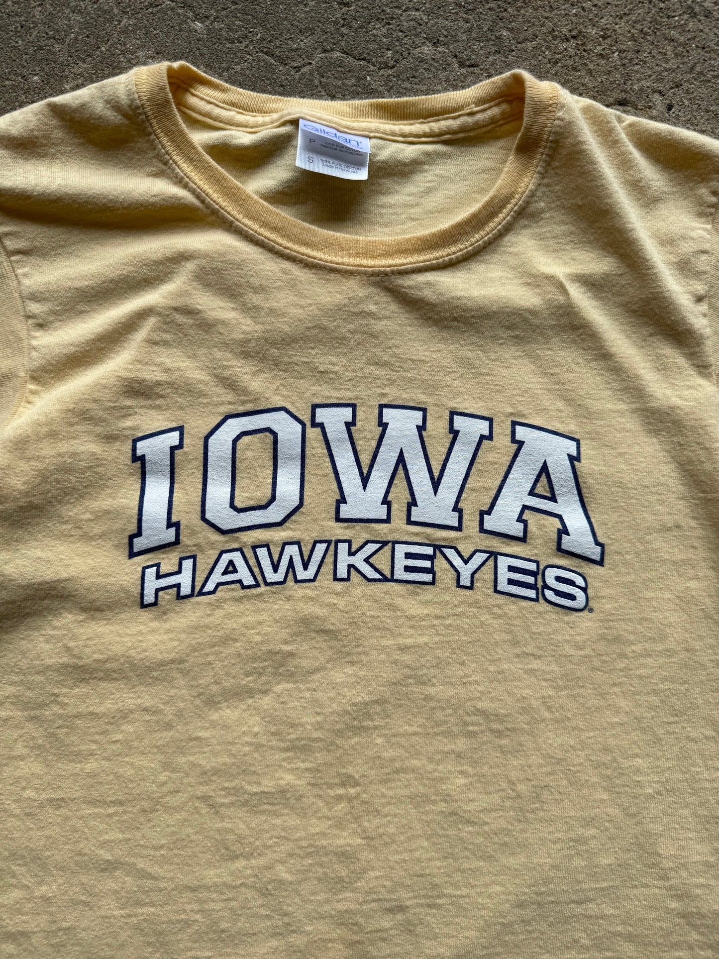 Vintage Iowa Hawkeyes Baby Tee - S