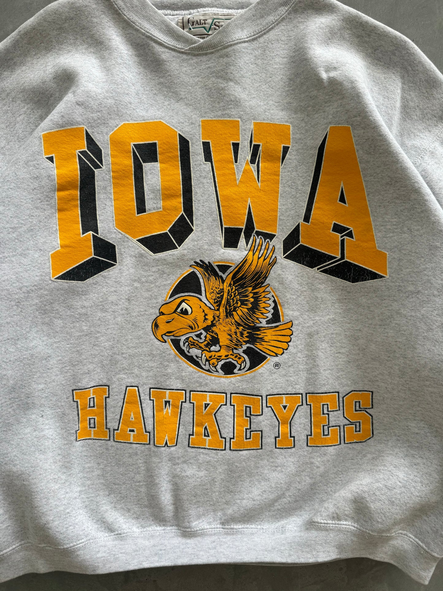 Vintage 90s Iowa Hawkeyes Sweatshirt - M