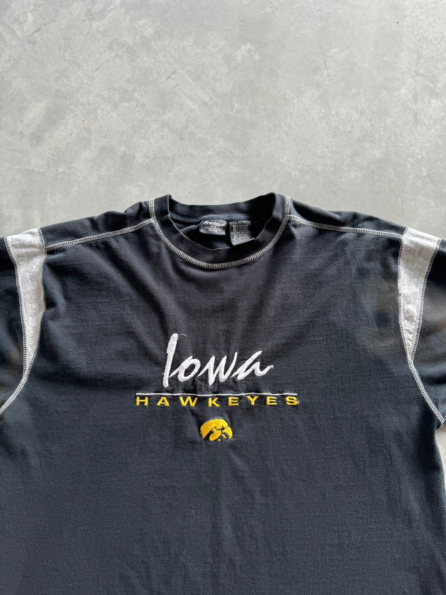 Vintage Iowa Hawkeyes Longsleeve tee - XL