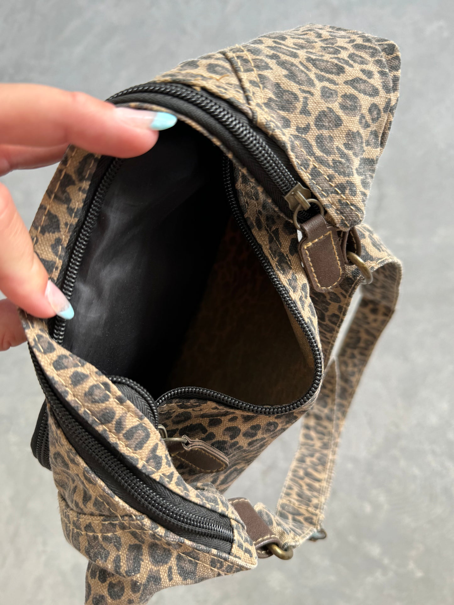 Vintage Leopard Print Adjustable Purse