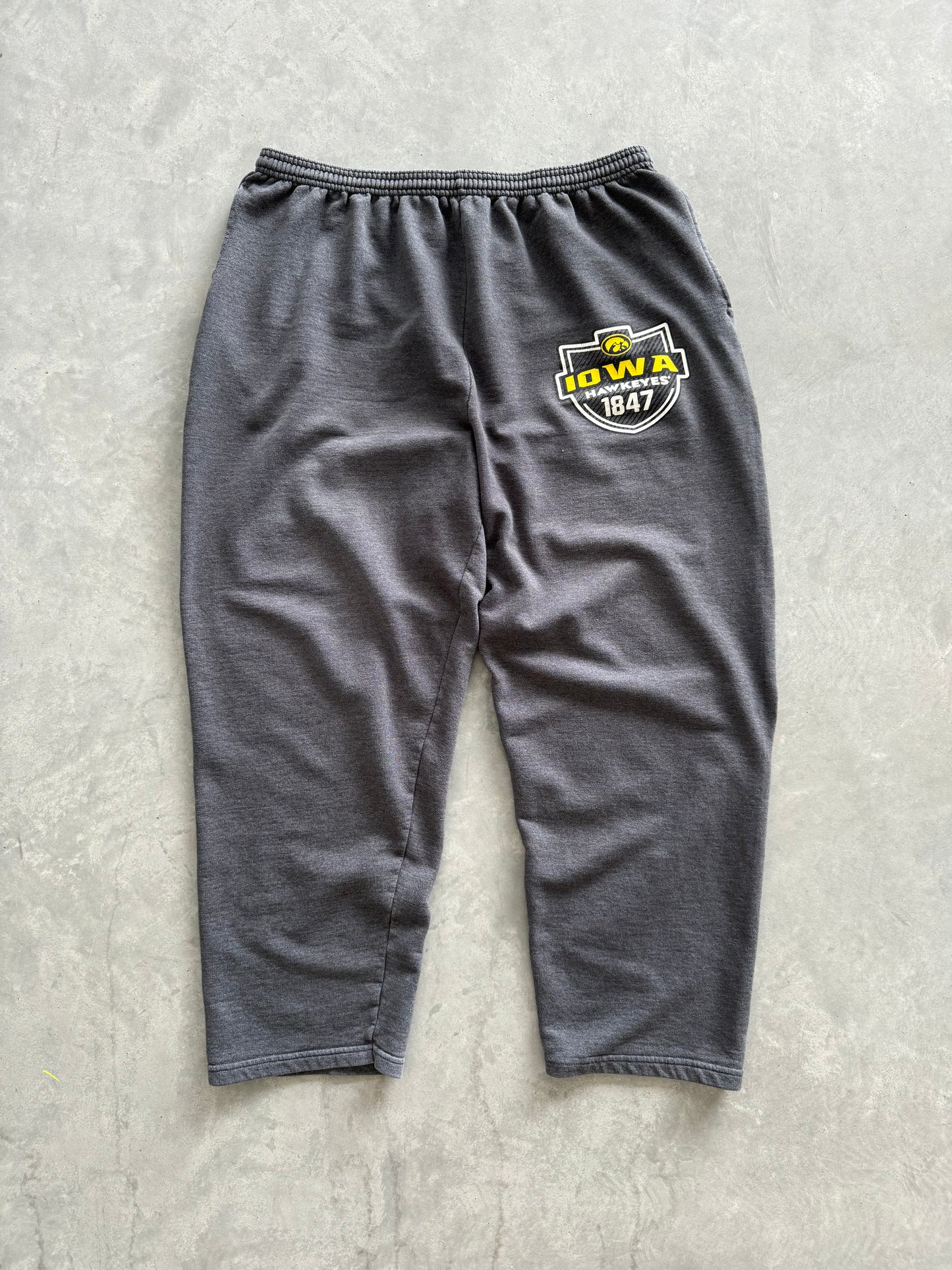 Iowa Hawkeyes Sweatpants - XL