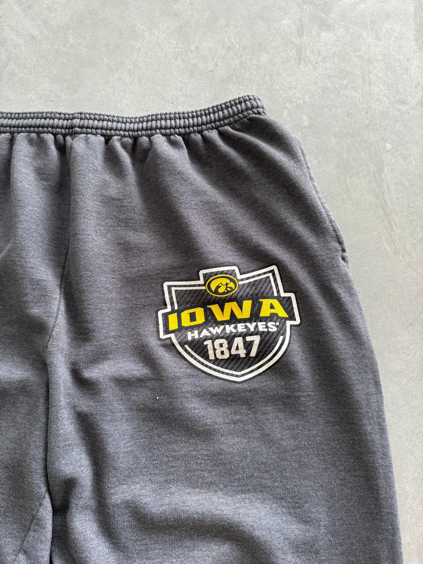 Iowa Hawkeyes Sweatpants - XL