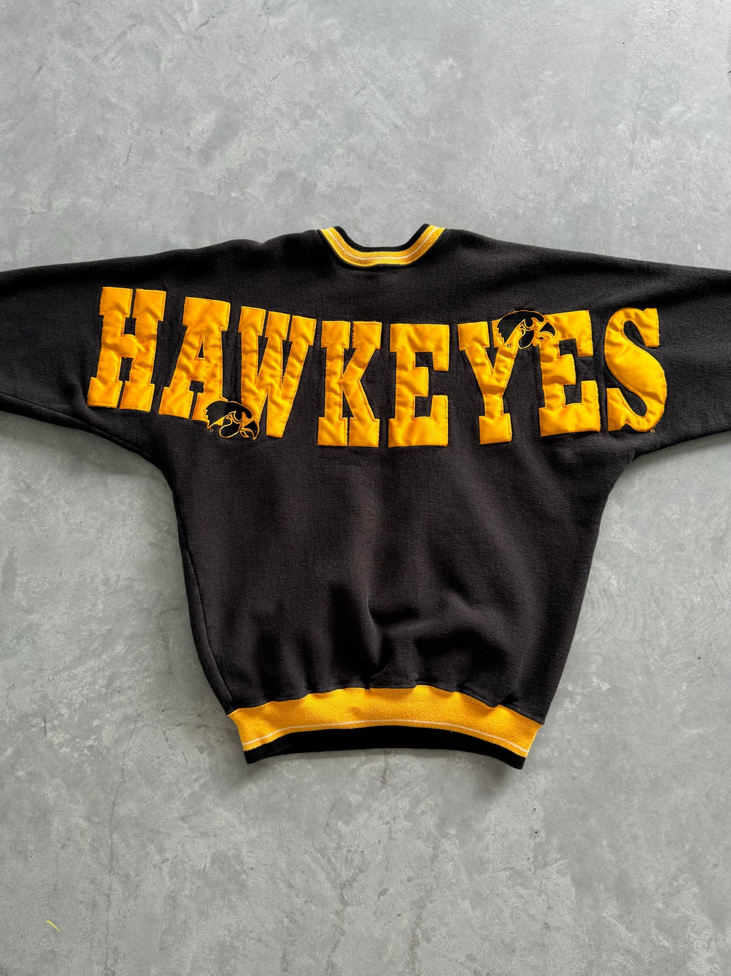 Vintage Iowa Hawkeyes Spell Out Sweatshirt - M