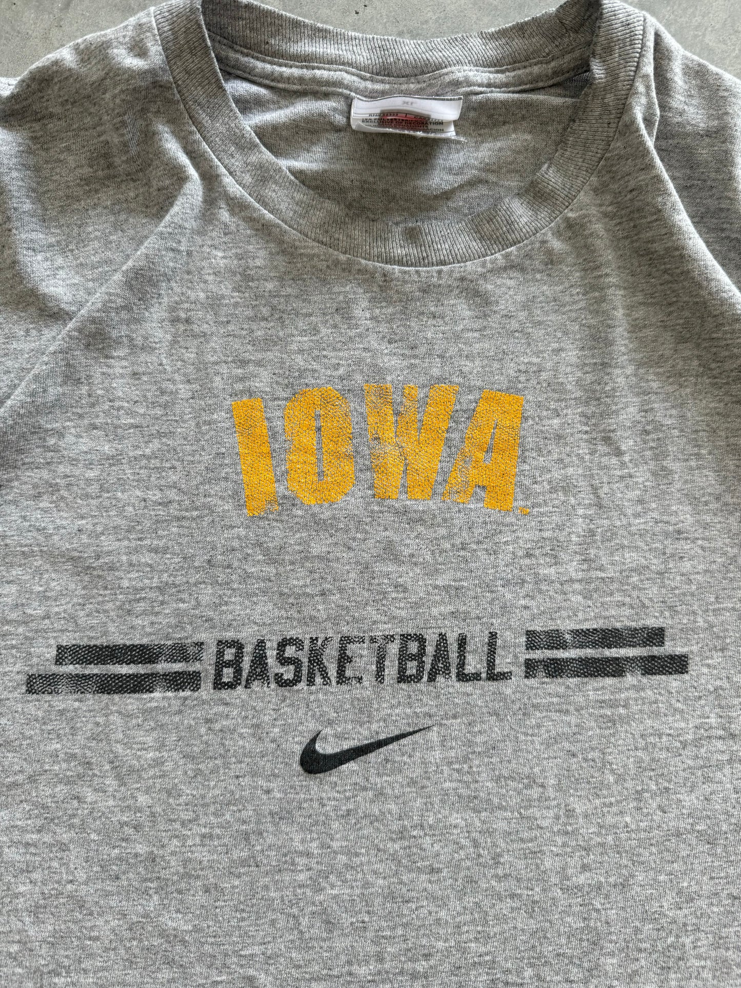 Vintage 90s Iowa Basketball Tee - XL