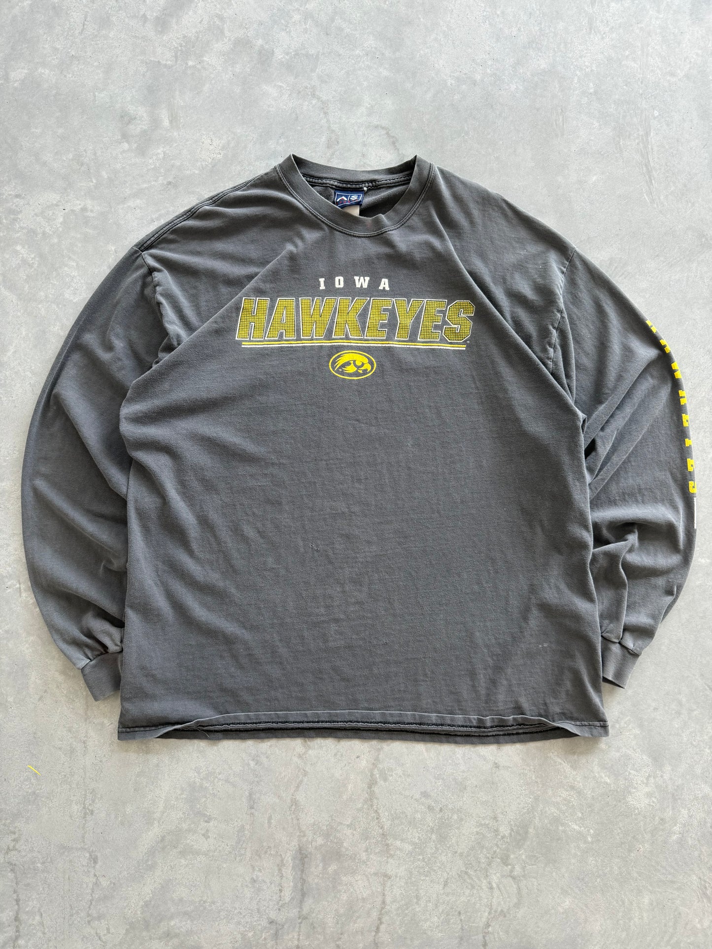 Vintage Iowa Hawkeyes Longsleeve Tee - XXL