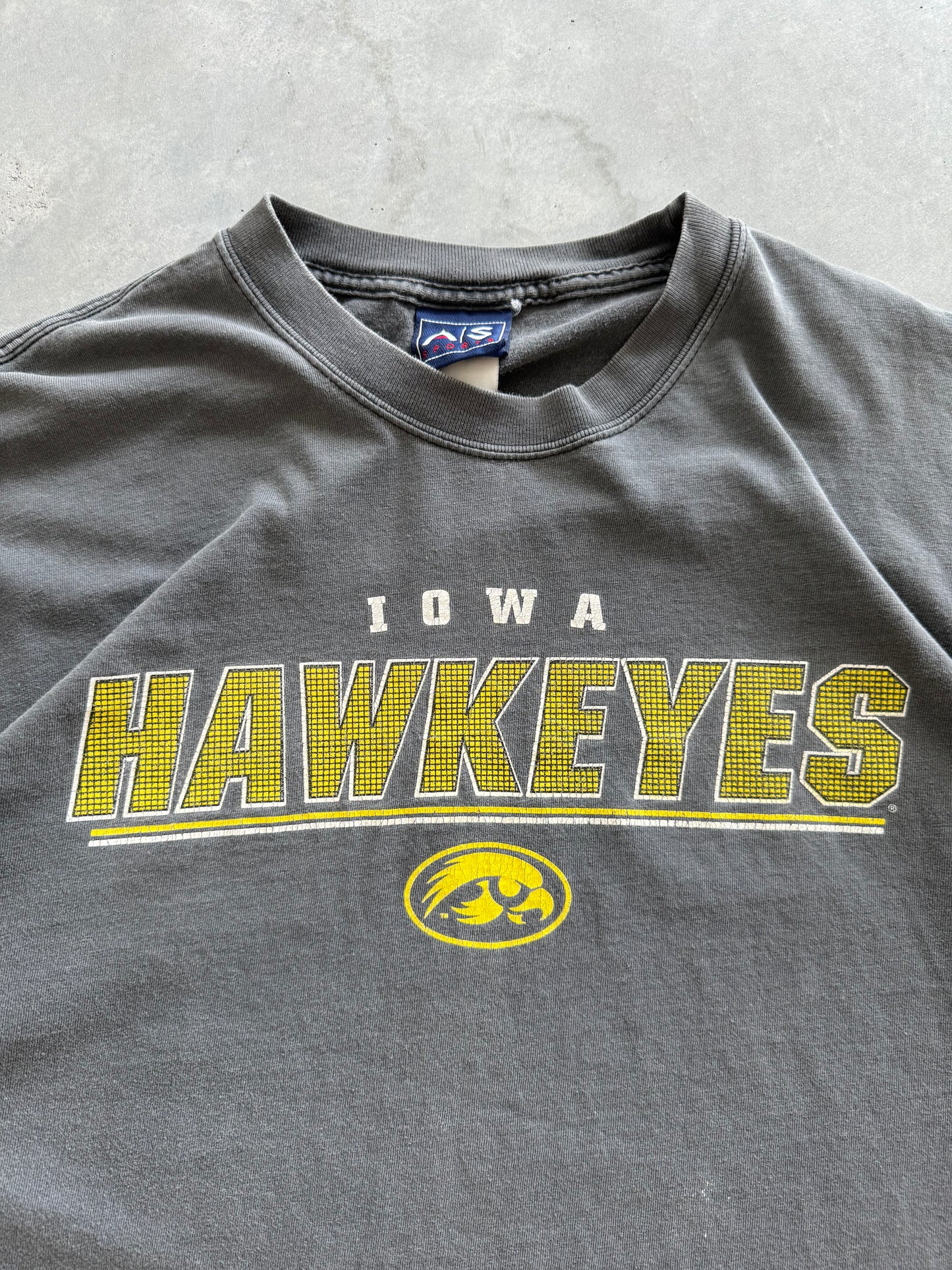 Vintage Iowa Hawkeyes Longsleeve Tee - XXL